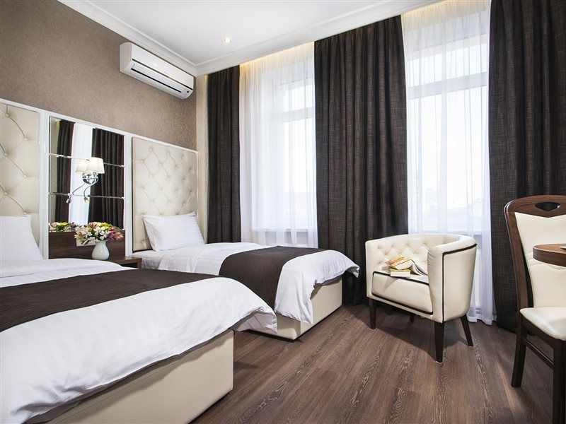 Bonapart Hotel By Uhm Kiev Exterior foto