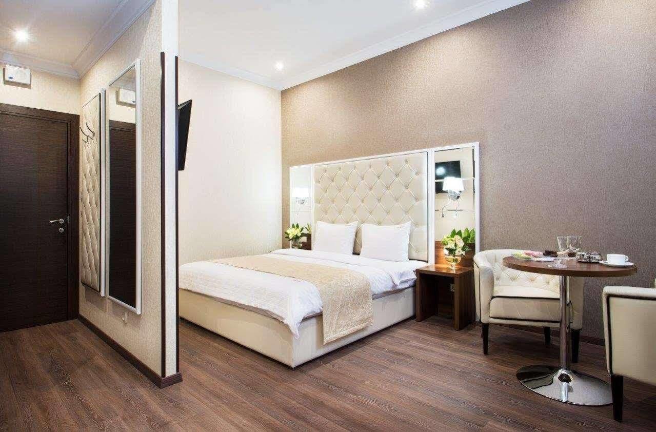 Bonapart Hotel By Uhm Kiev Exterior foto