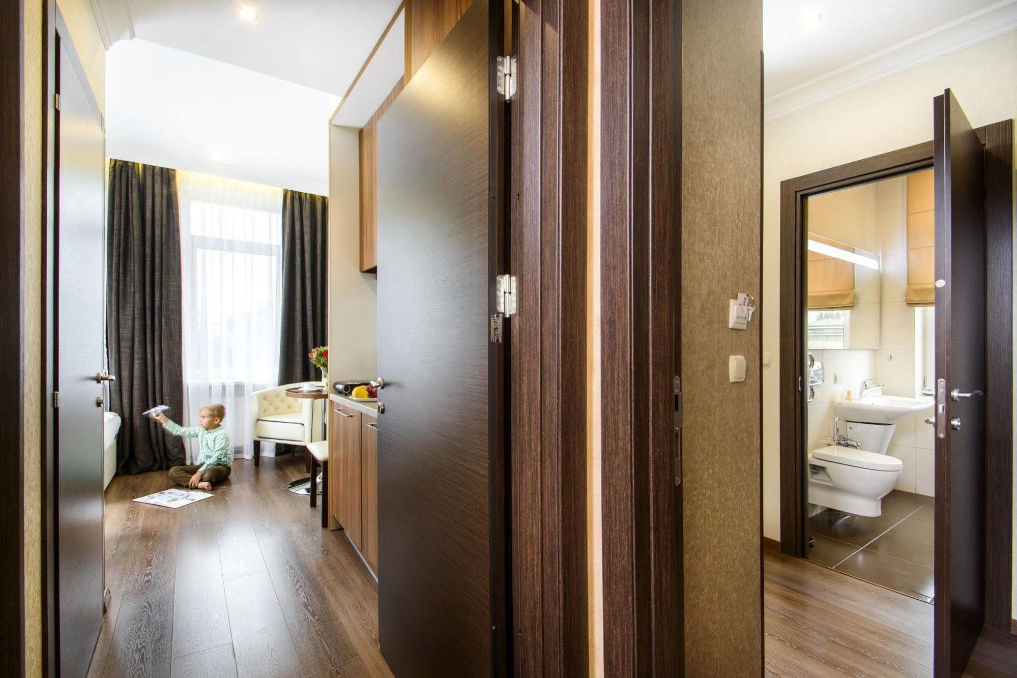 Bonapart Hotel By Uhm Kiev Exterior foto